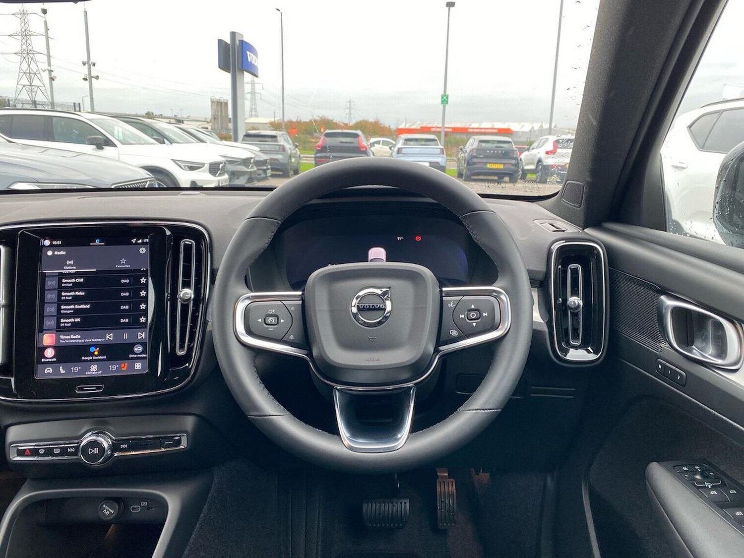 Used Volvo XC40 2025 for sale - 77489364: Photo 9