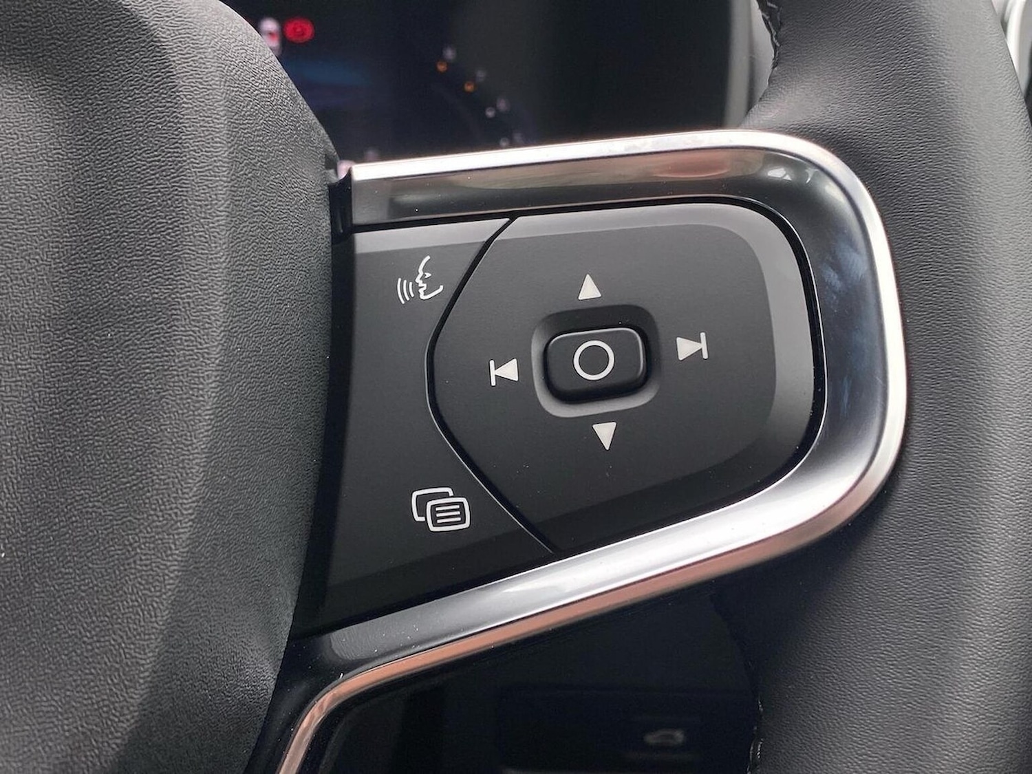 Used Volvo XC40 2025 for sale - 76114362: Photo 26