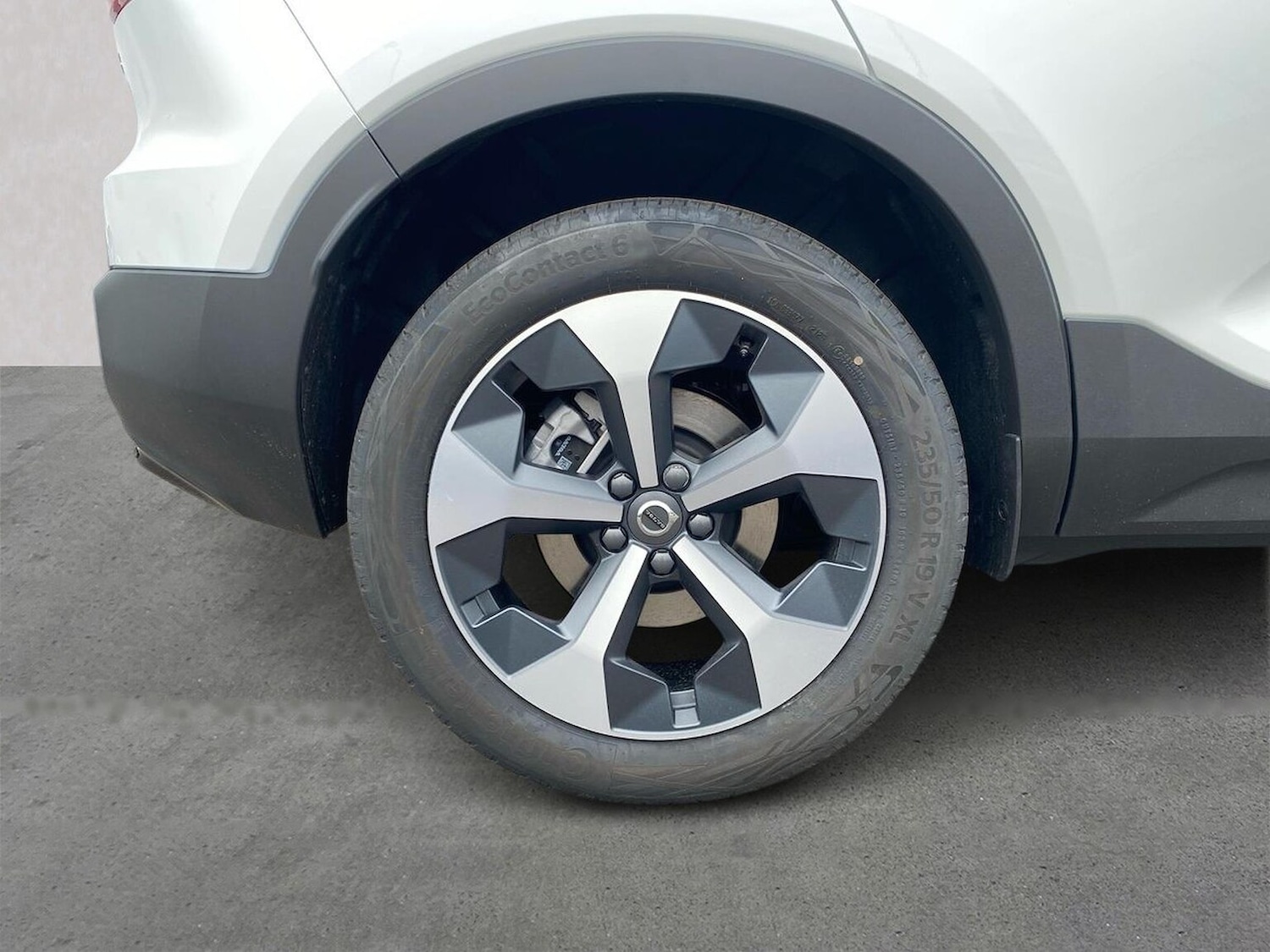 Used Volvo XC40 2025 for sale - 76114362: Photo 6