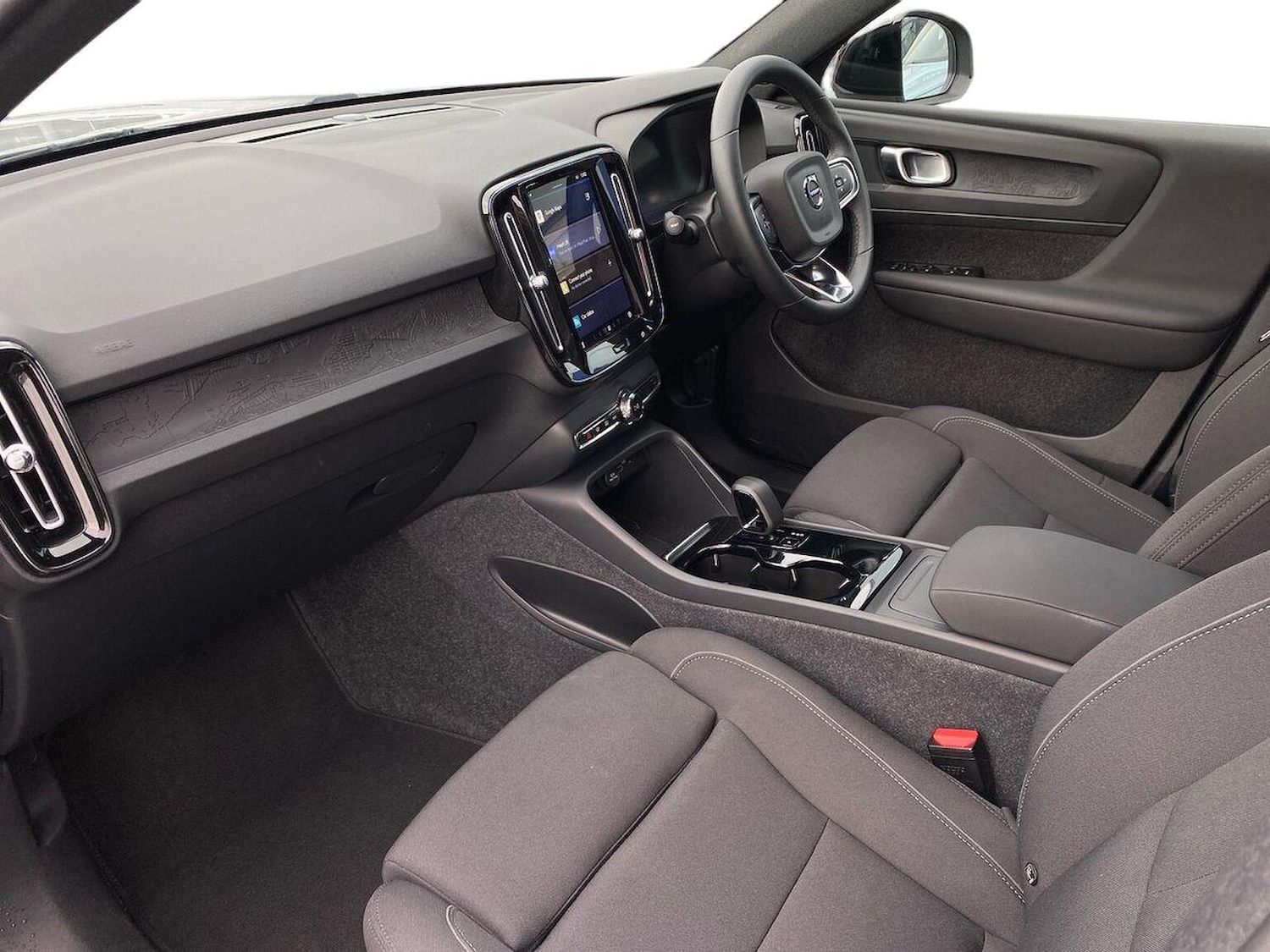 Used Volvo XC40 2023 for sale - 76171594: Photo 8