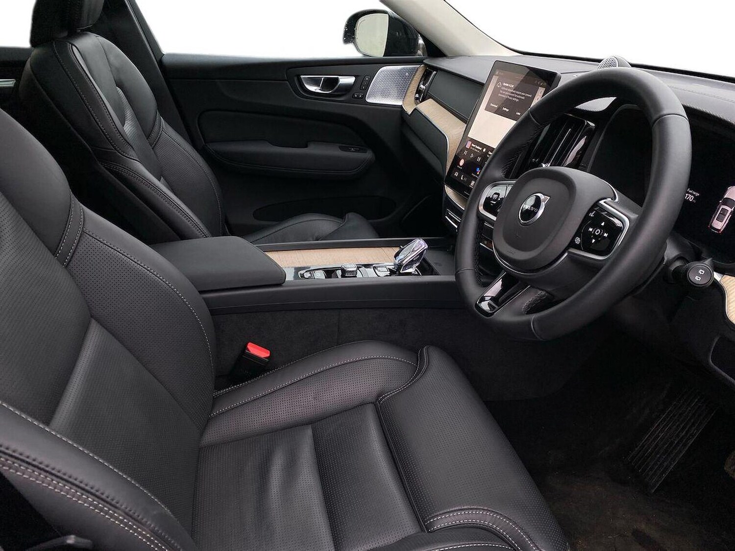 Used Volvo XC60 2025 for sale - 77901699: Photo 15