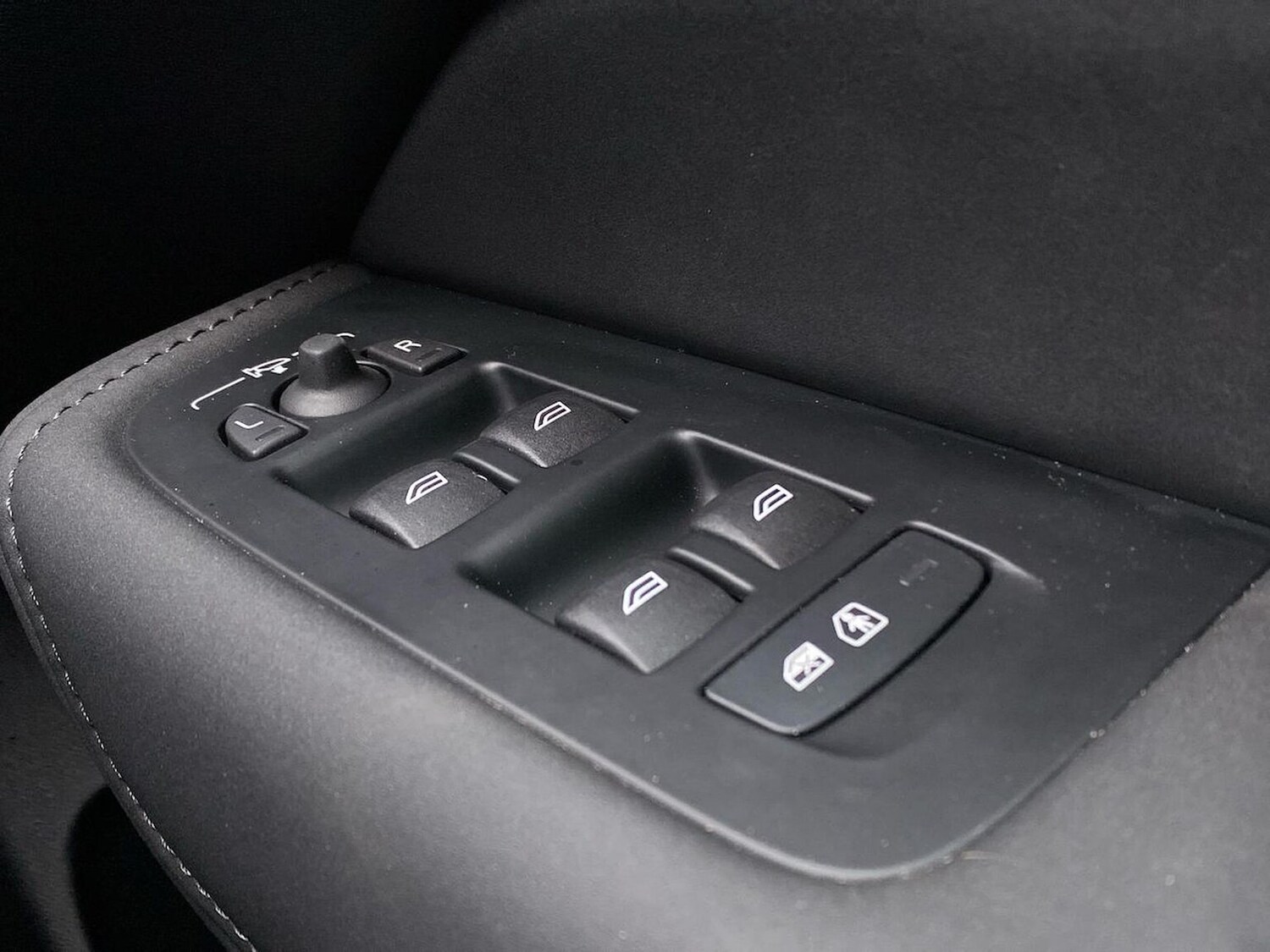 Used Volvo XC60 2025 for sale - 77901699: Photo 21