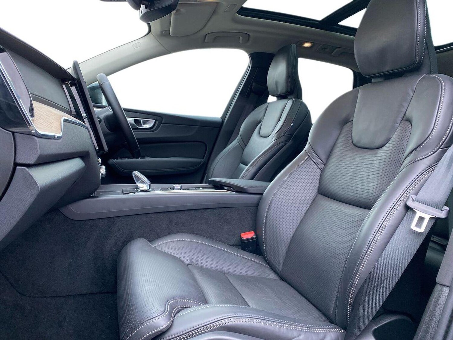 Used Volvo XC60 2025 for sale - 77901699: Photo 7