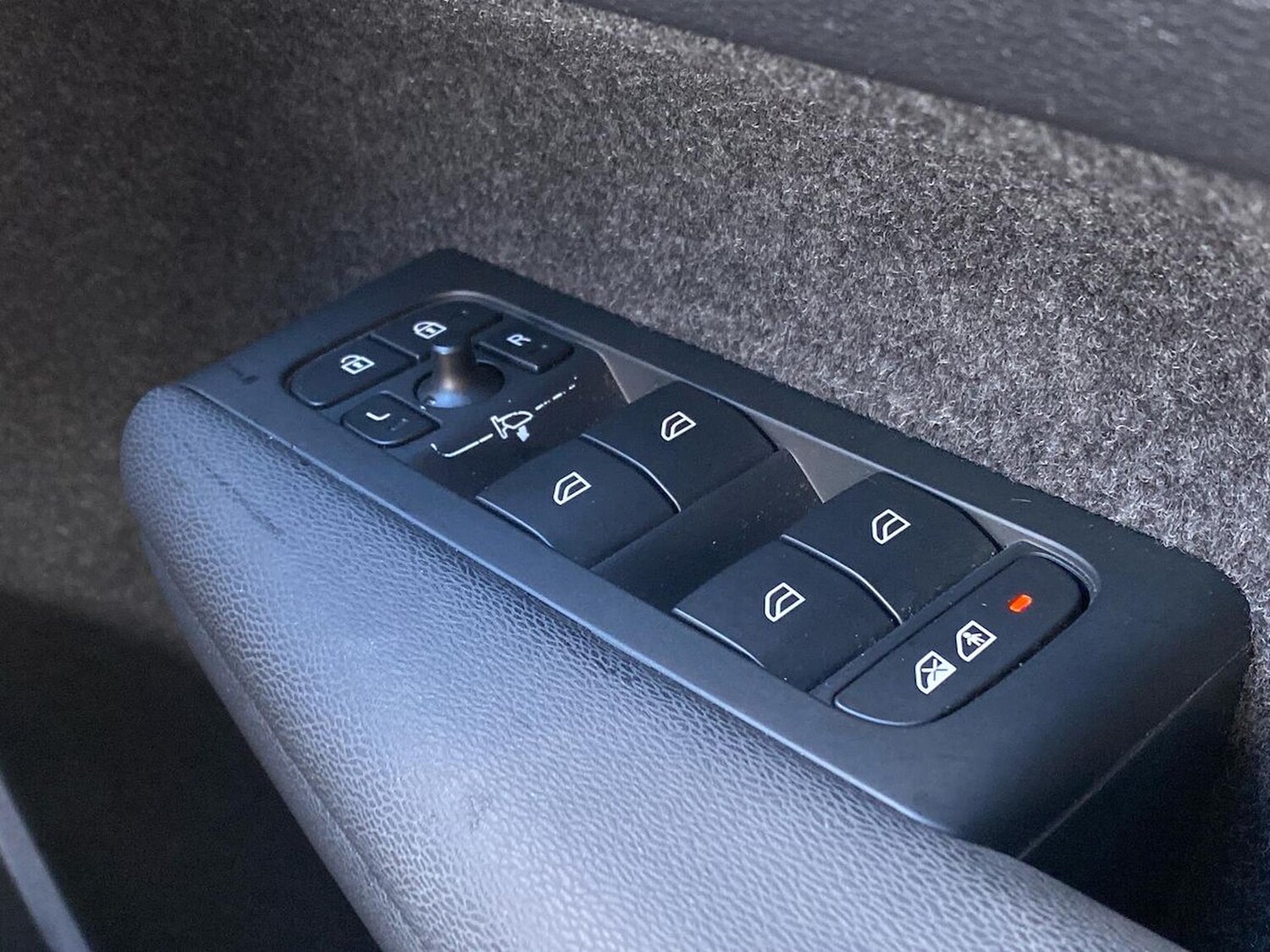 Used Volvo XC40 2022 for sale - 78191093: Photo 23