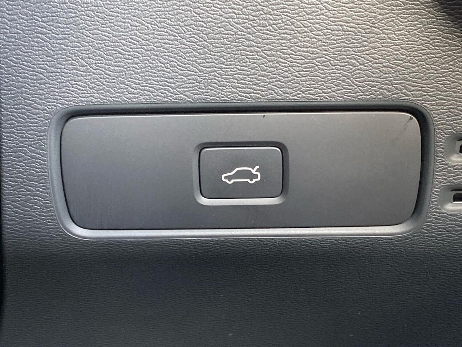 Used Volvo XC40 2022 for sale - 78191093: Photo 24