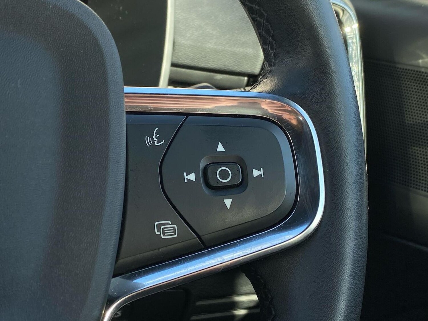 Used Volvo XC40 2022 for sale - 78191093: Photo 28