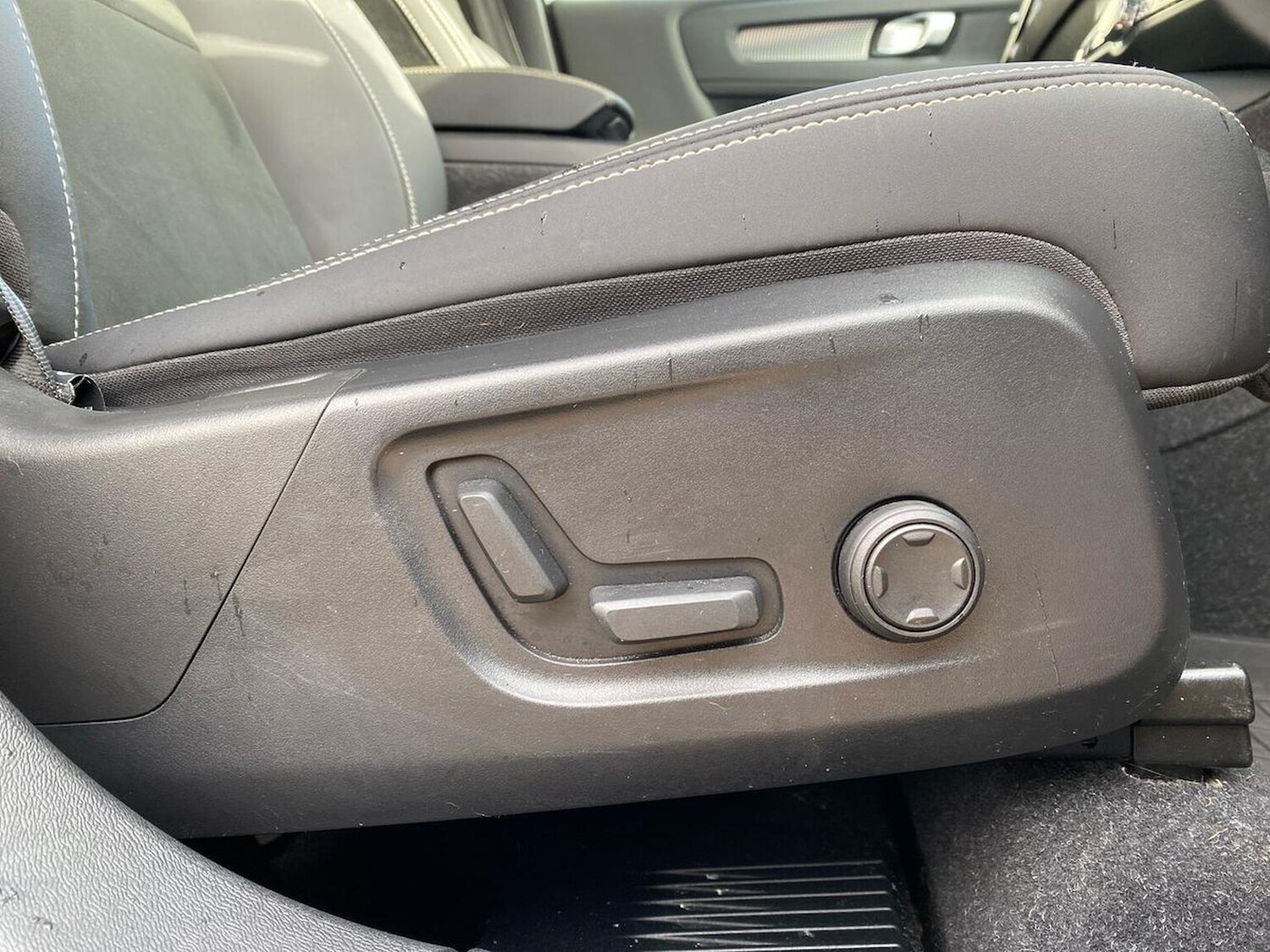 Used Volvo XC40 2022 for sale - 78191093: Photo 32