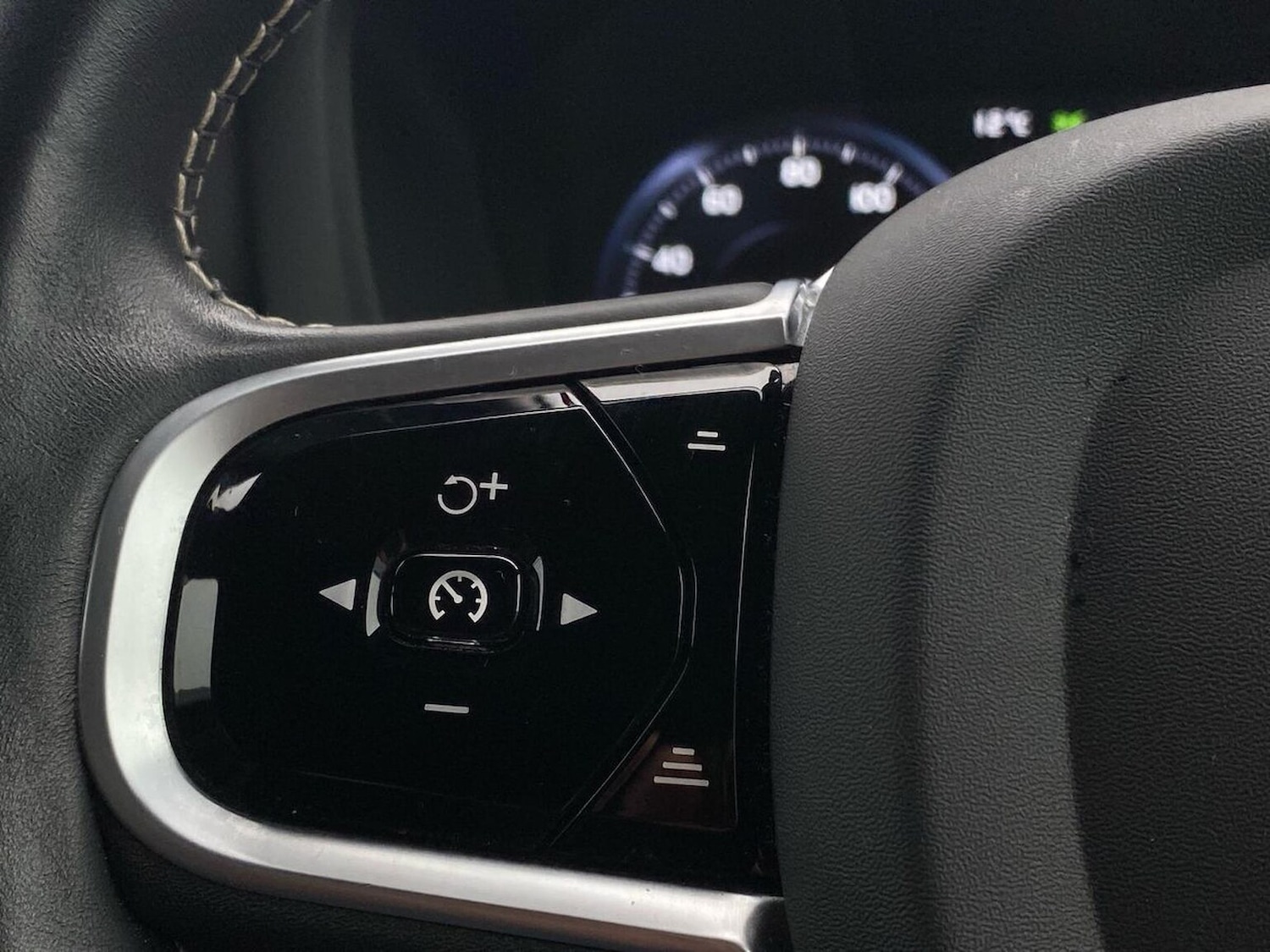 Used Volvo XC60 2021 for sale - 76174210: Photo 28