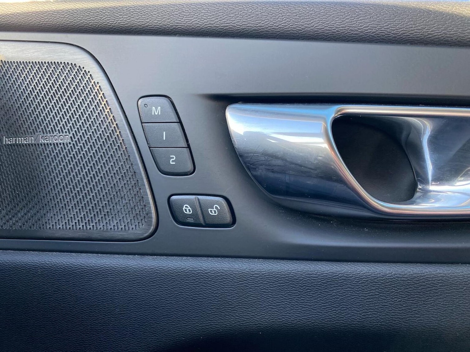 Used Volvo XC60 2023 for sale - 76396925: Photo 37