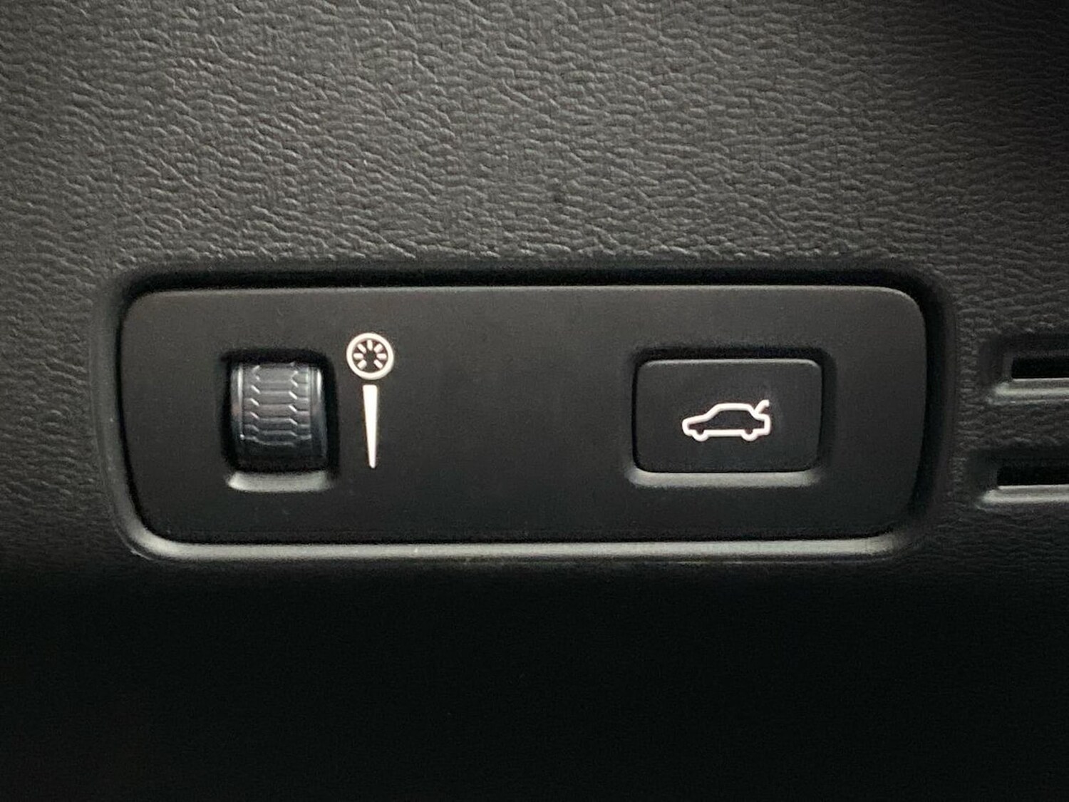 Used Volvo XC40 2020 for sale - 76490758: Photo 23