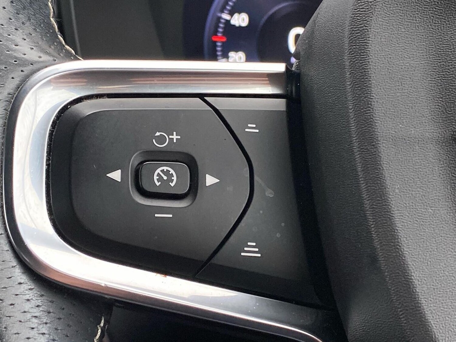 Used Volvo XC40 2020 for sale - 76490758: Photo 28