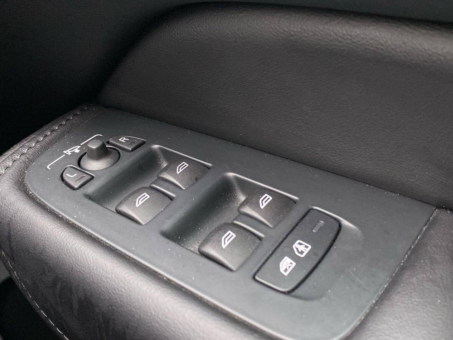 Used Volvo XC60 2023 for sale - 76365052: Photo 22