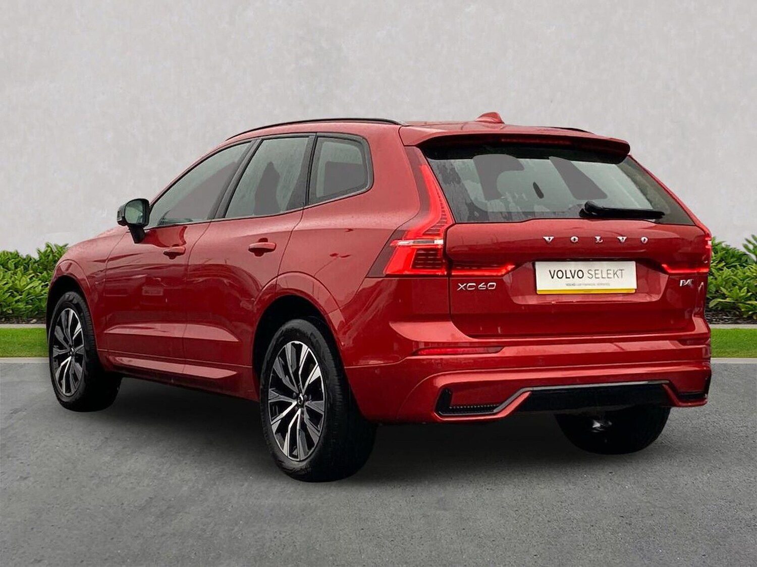 Used Volvo XC60 2023 for sale - 76365052: Photo 3