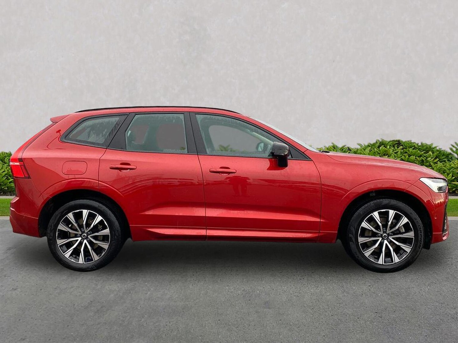 Used Volvo XC60 2023 for sale - 76365052: Photo 4