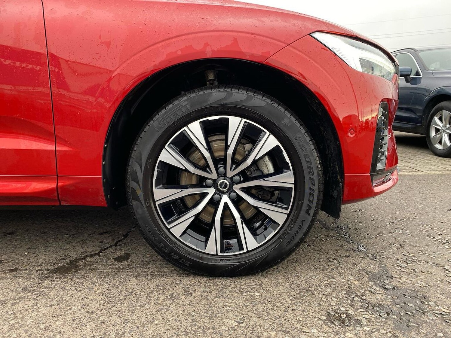 Used Volvo XC60 2023 for sale - 76365052: Photo 7