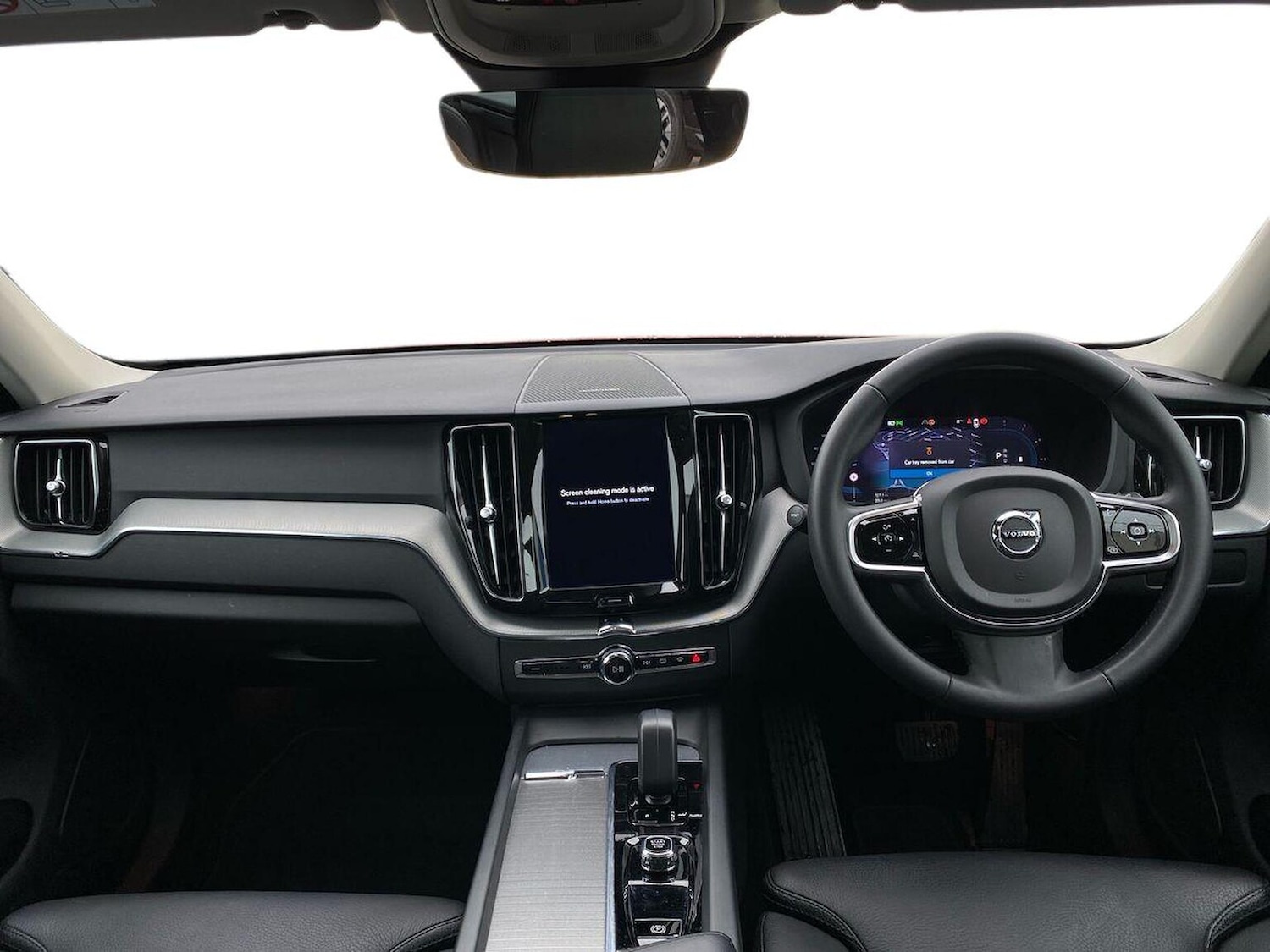 Used Volvo XC60 2023 for sale - 76365052: Photo 9