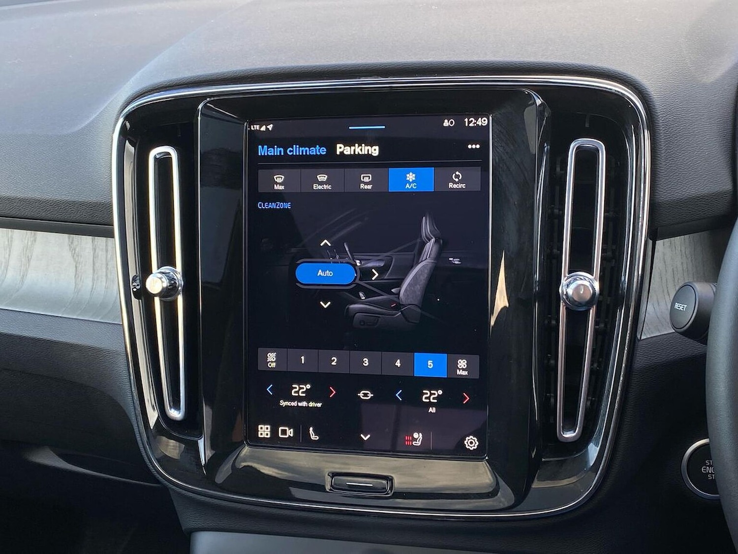 Used Volvo XC40 2025 for sale - 77489717: Photo 24