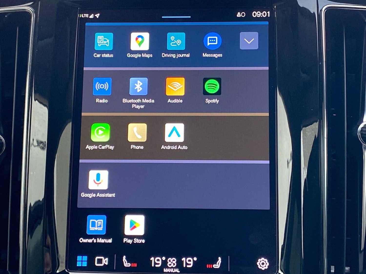 Used Volvo XC60 2023 for sale - 76594676: Photo 2