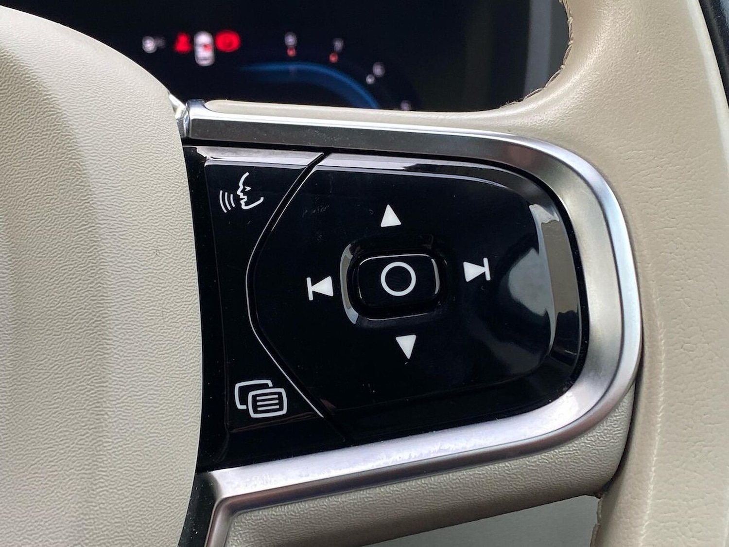 Used Volvo XC60 2023 for sale - 76594676: Photo 27