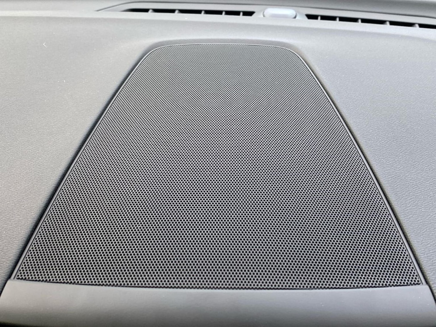 Used Volvo XC60 2023 for sale - 76594676: Photo 32