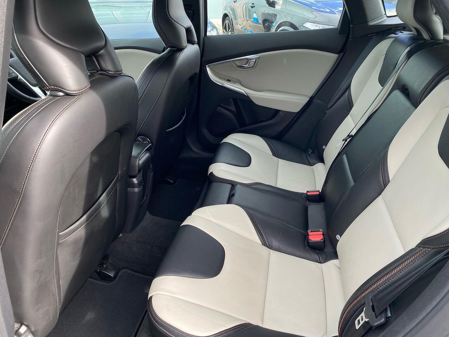 Used Volvo V40 2017 for sale - 76363351: Photo 17