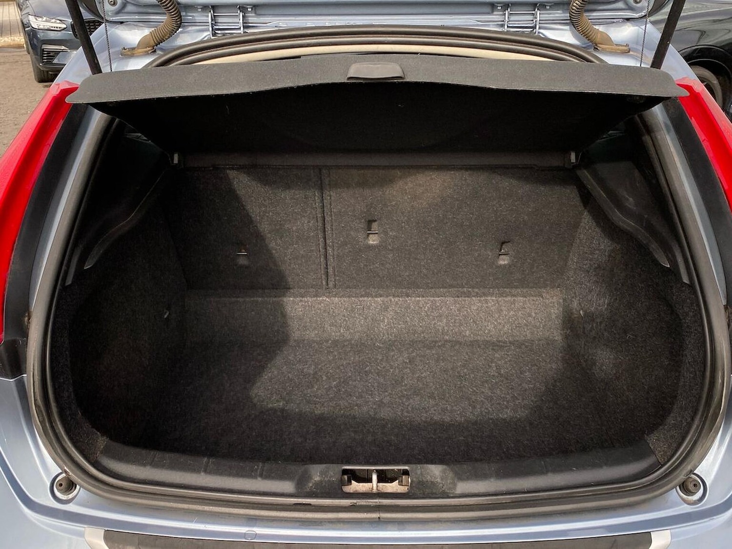 Used Volvo V40 2017 for sale - 76363351: Photo 18