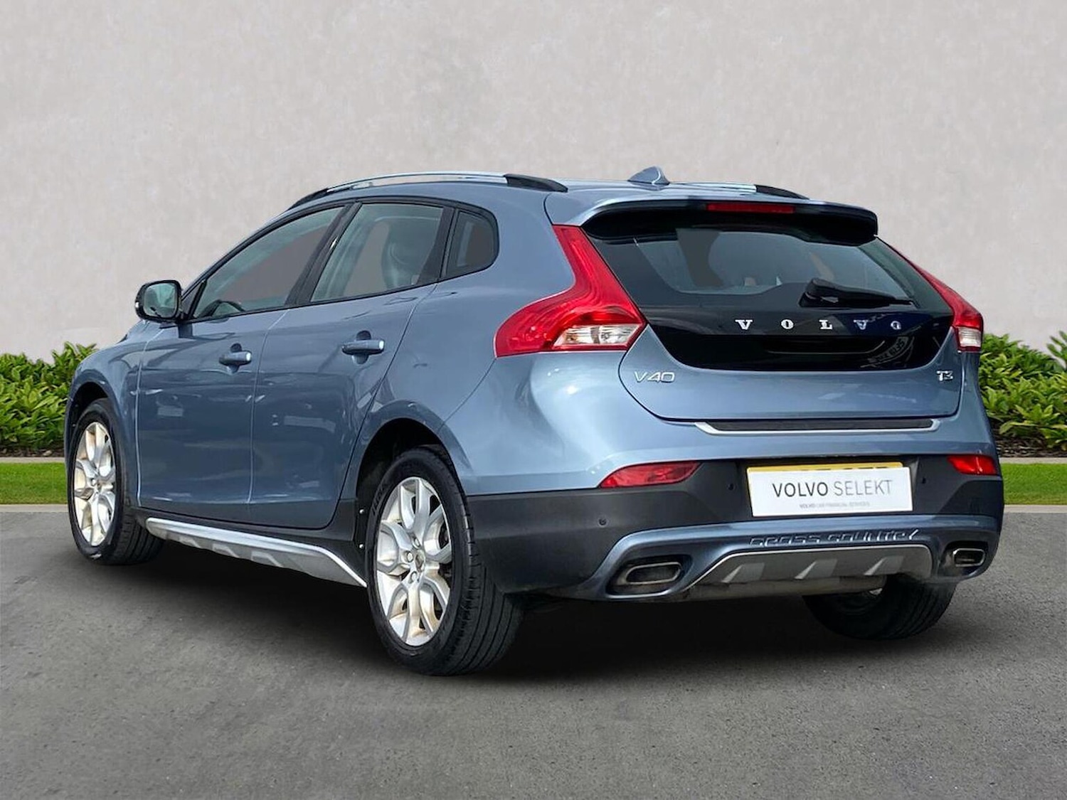 Used Volvo V40 2017 for sale - 76363351: Photo 3