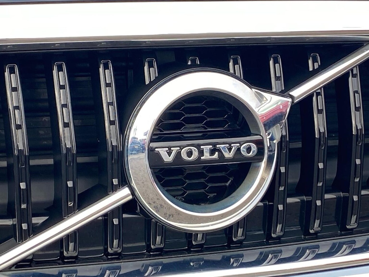 Used Volvo V40 2017 for sale - 76363351: Photo 32