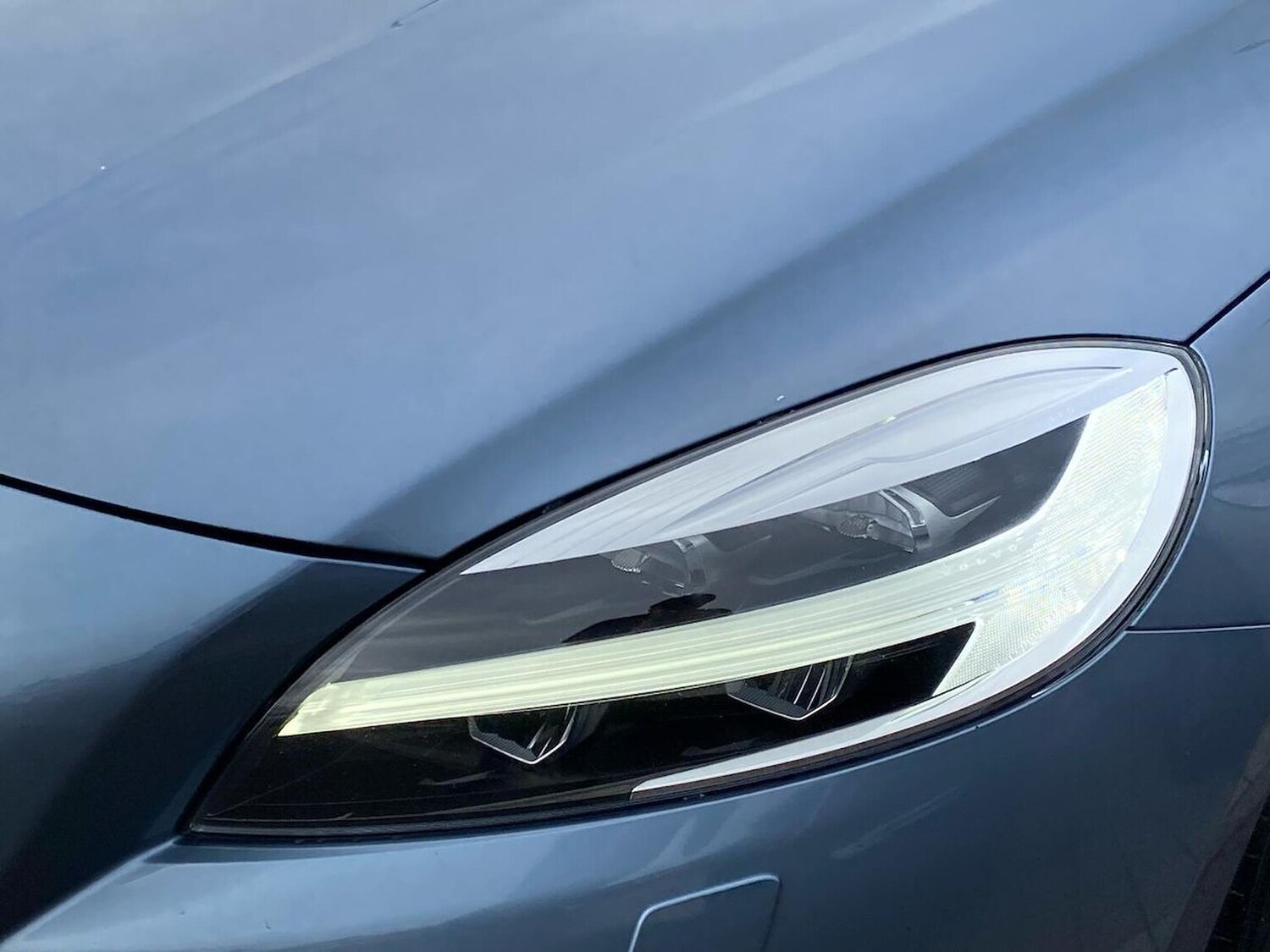 Used Volvo V40 2017 for sale - 76363351: Photo 33