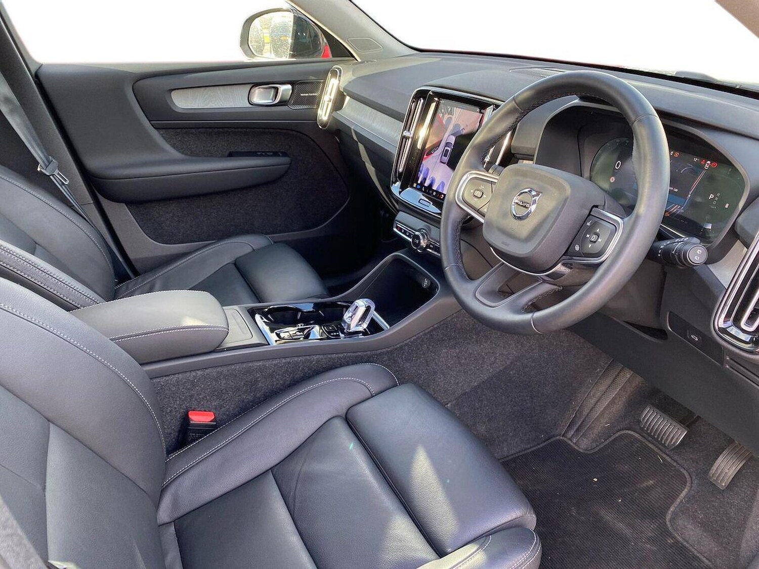 Used Volvo XC40 2024 for sale - 76353629: Photo 15