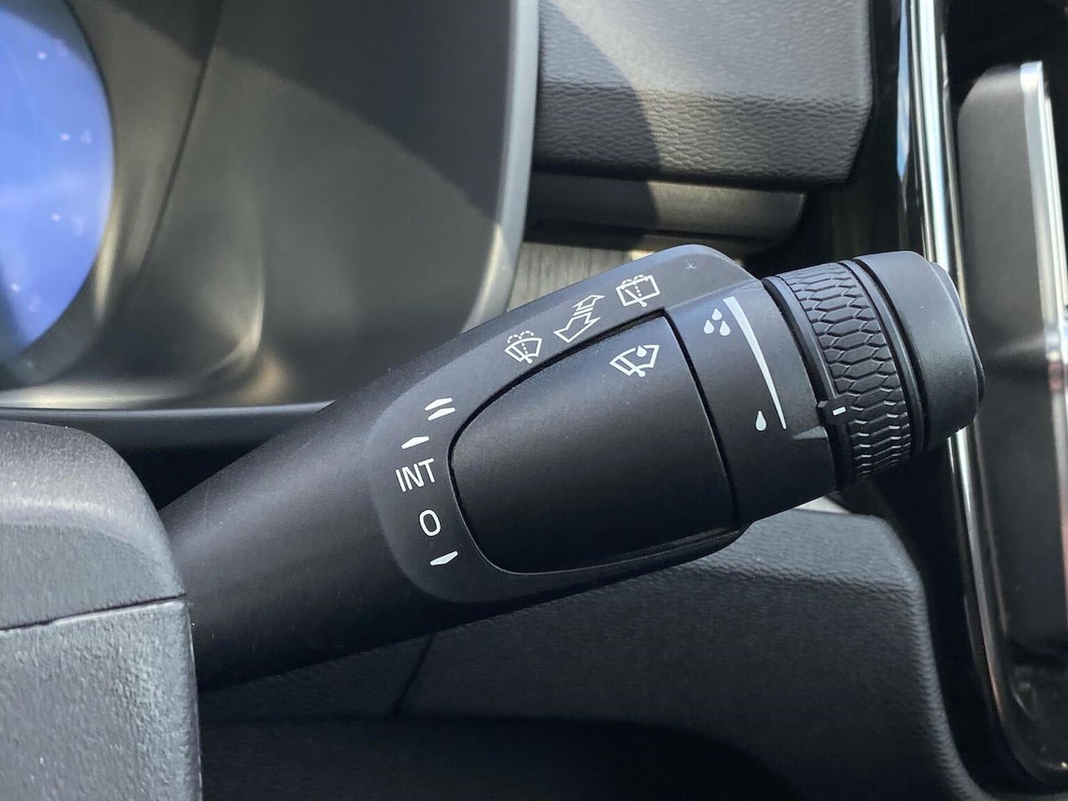 Used Volvo XC40 2024 for sale - 76353629: Photo 28