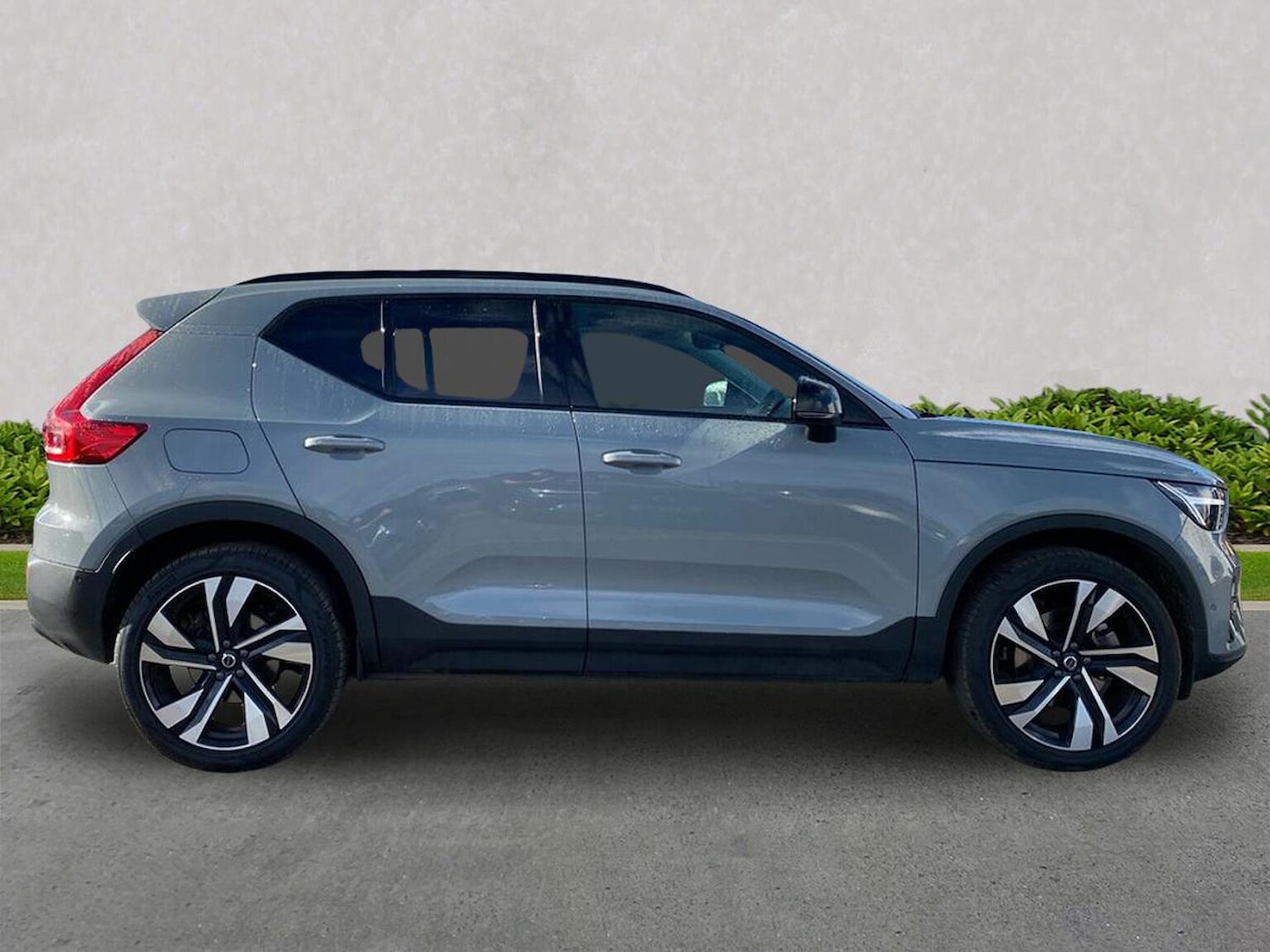 Used Volvo XC40 2024 for sale - 76353629: Photo 3