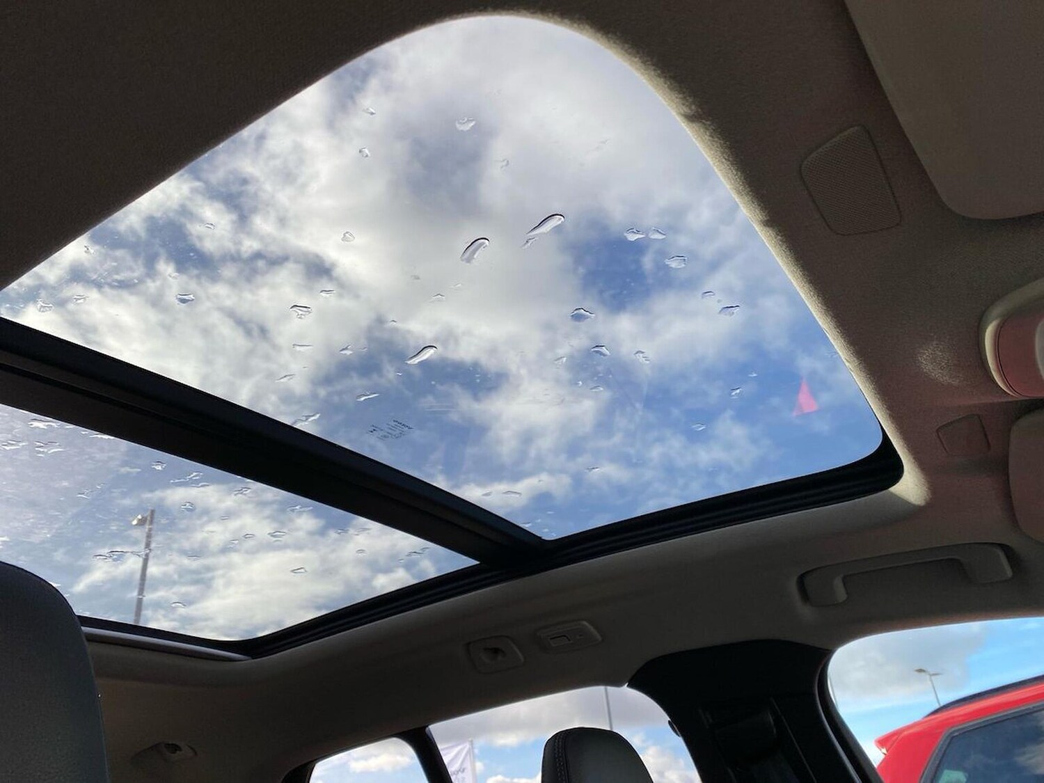 Used Volvo XC40 2024 for sale - 76353629: Photo 32