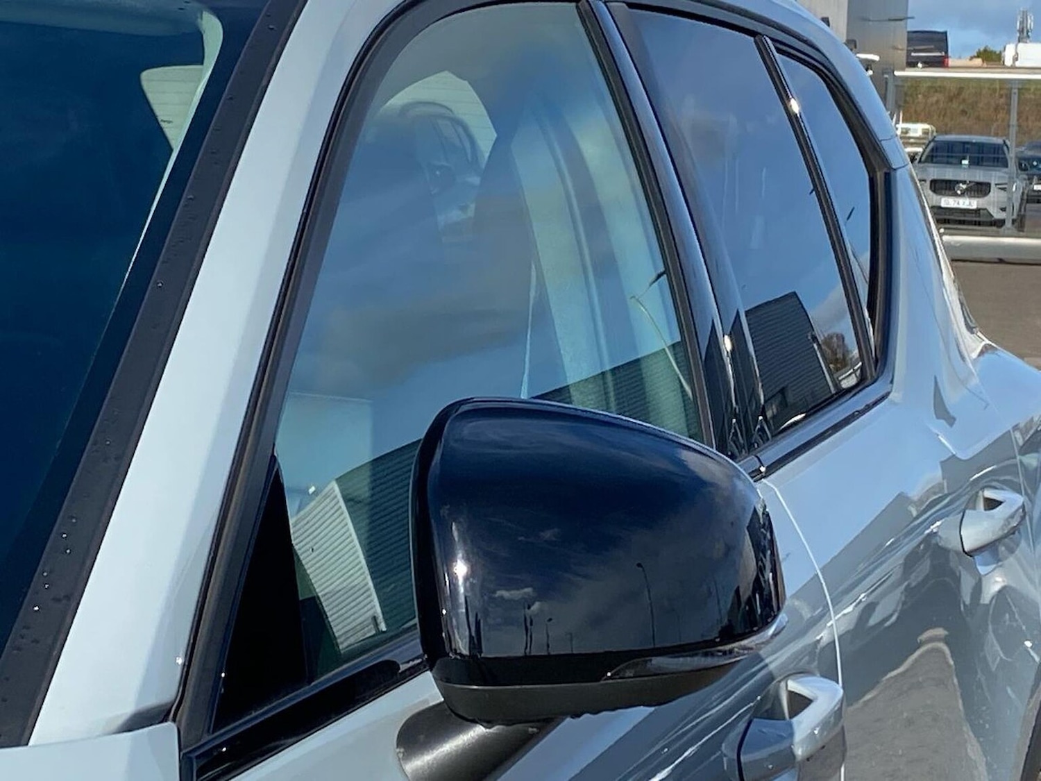 Used Volvo XC40 2024 for sale - 76353629: Photo 38