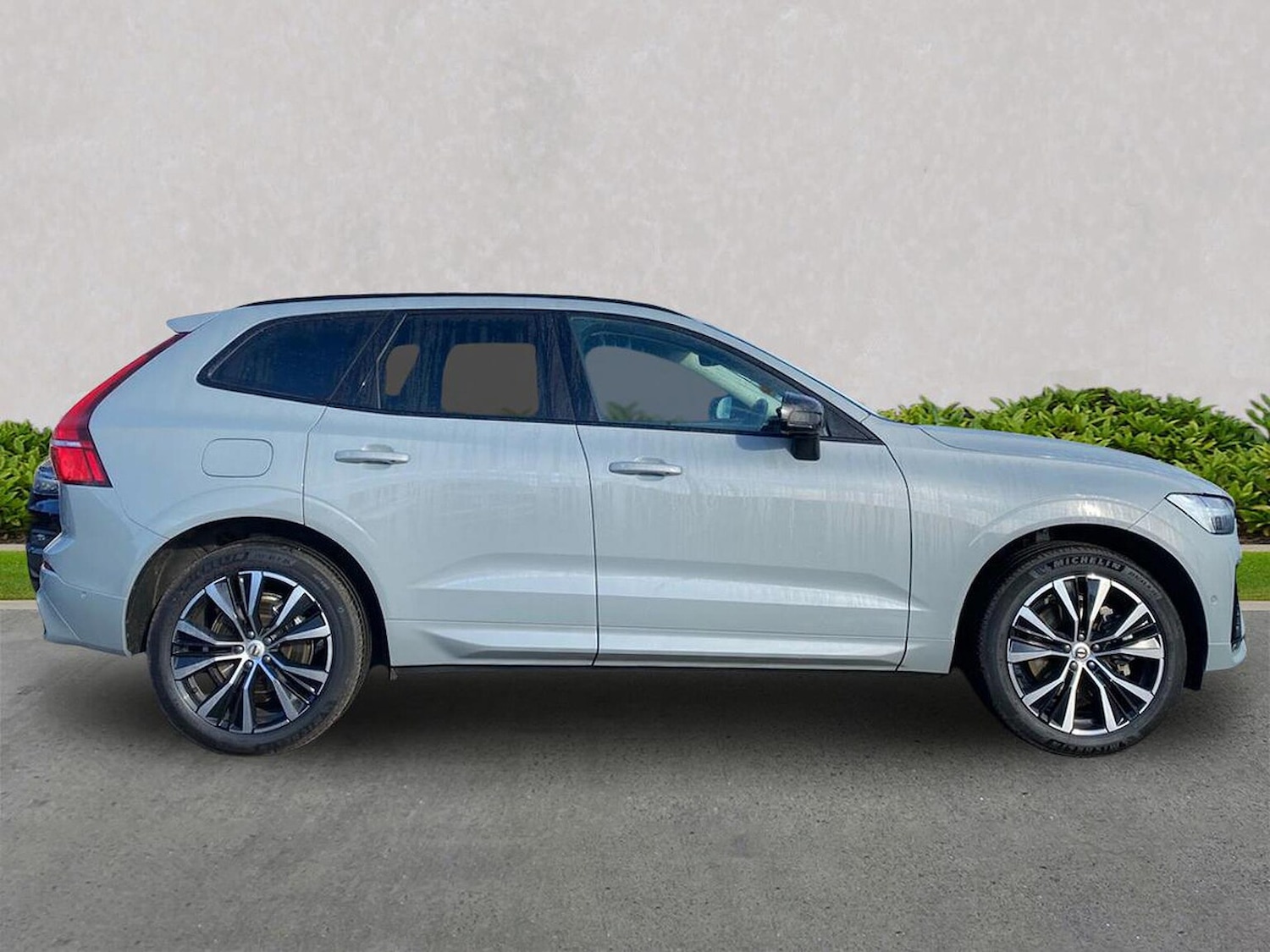 Used Volvo XC60 2025 for sale - 76353598: Photo 4