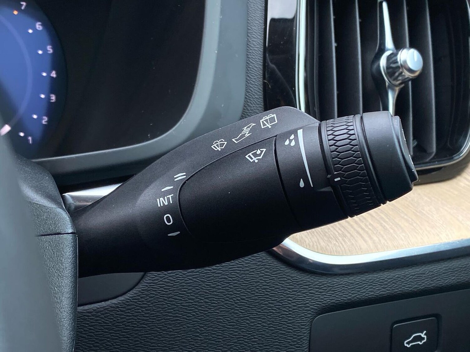 Used Volvo XC60 2025 for sale - 77901701: Photo 28