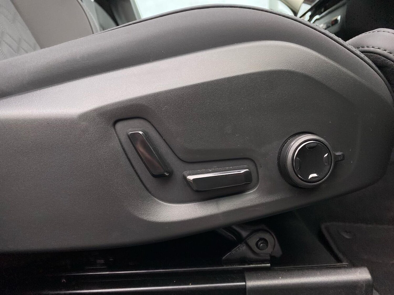 Used Volvo XC60 2025 for sale - 77901701: Photo 30