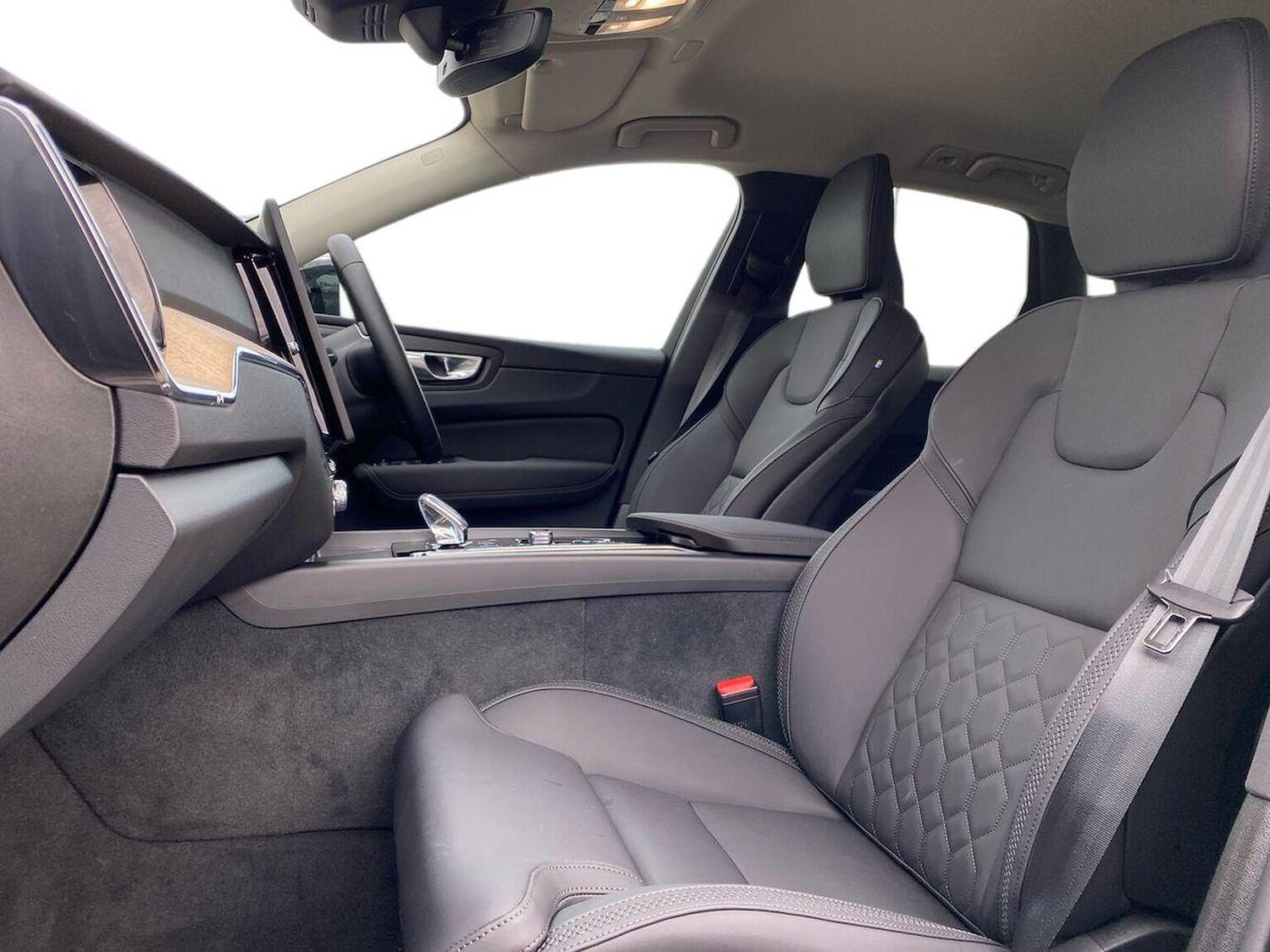 Used Volvo XC60 2025 for sale - 77901701: Photo 7