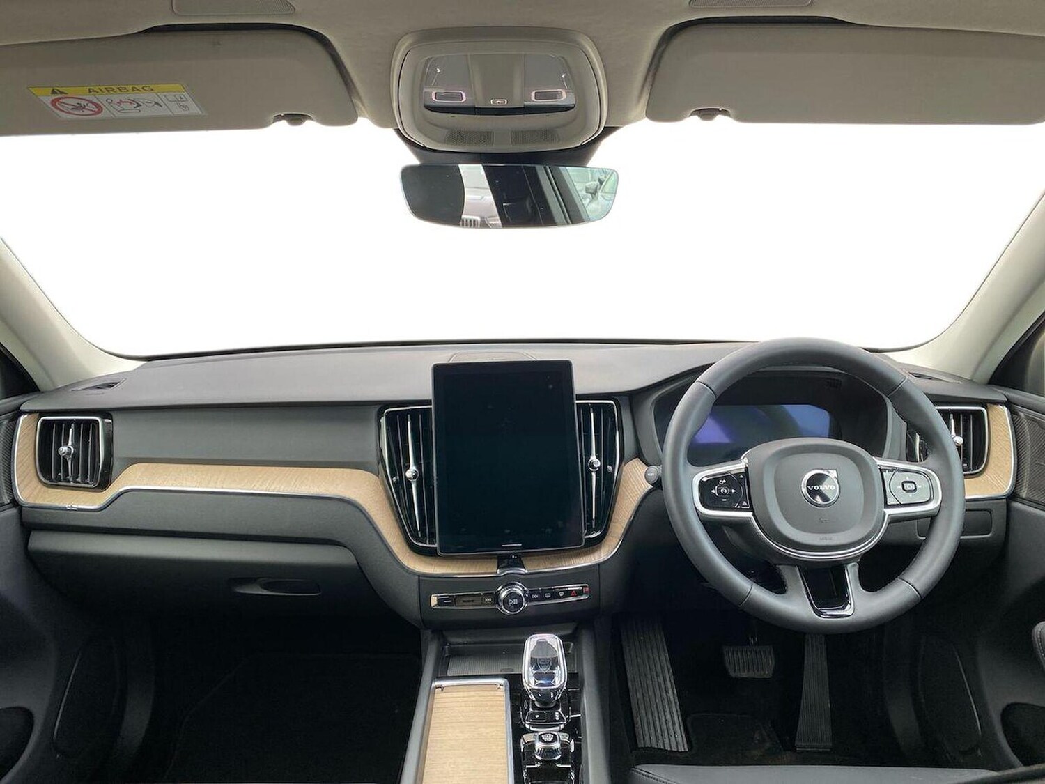 Used Volvo XC60 2025 for sale - 77901701: Photo 8