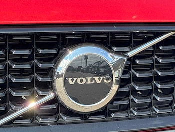 Used Volvo V60 2025 for sale - 79330275: Photo