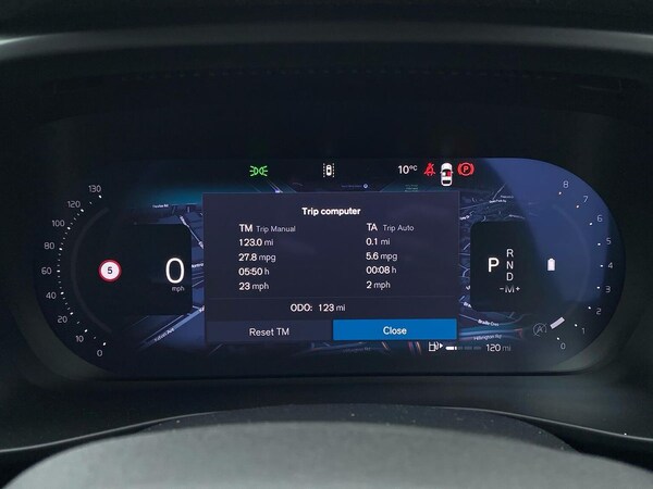 Used Volvo XC40 2025 for sale - 76281225: Photo 11