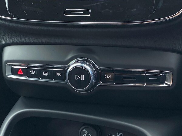 Used Volvo XC40 2025 for sale - 76281225: Photo 13