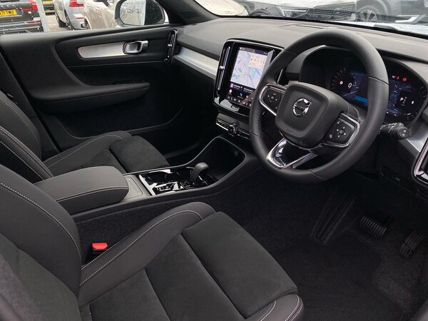 Used Volvo XC40 2025 for sale - 76281225: Photo 16