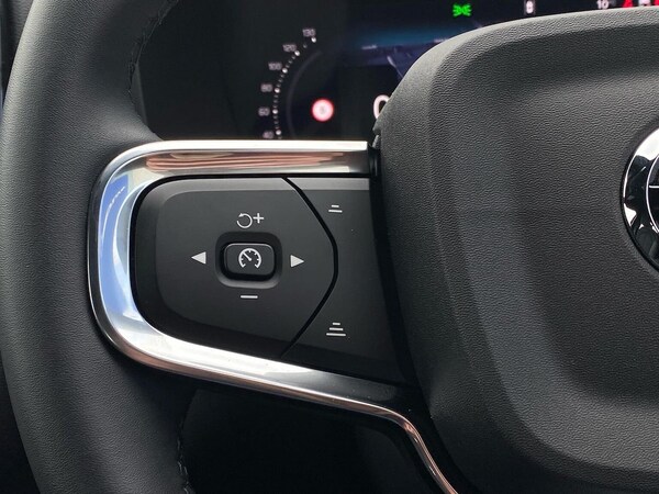 Used Volvo XC40 2025 for sale - 76281225: Photo 28