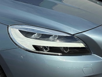 Used Volvo V40 2019 for sale - 79495196: Photo