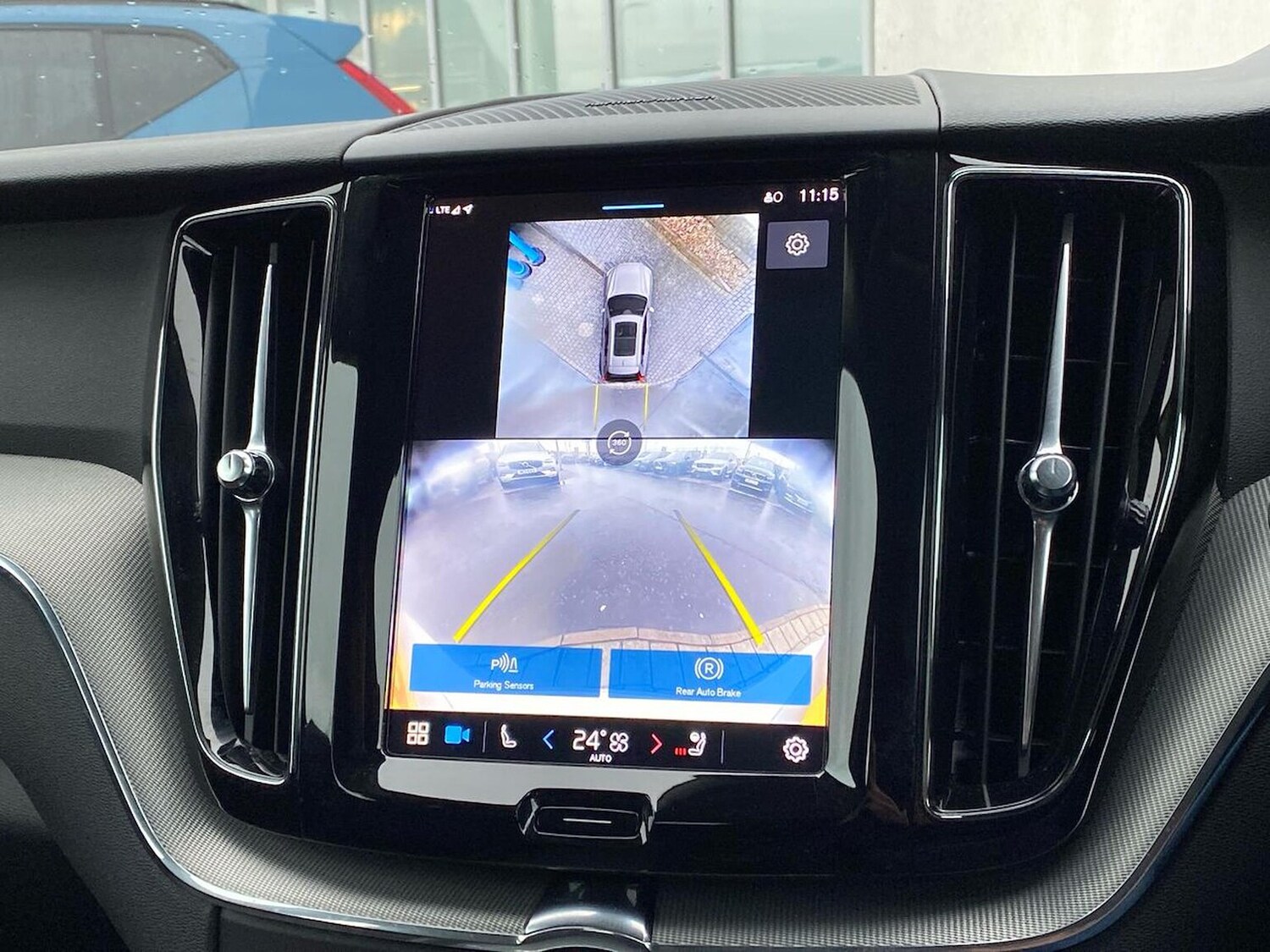 Used Volvo XC60 2025 for sale - 77845359: Photo 23