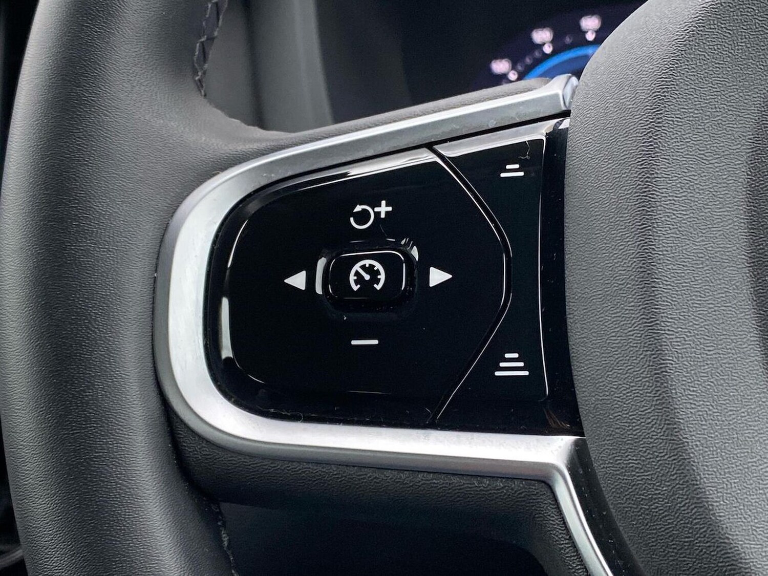 Used Volvo XC60 2025 for sale - 77845359: Photo 27