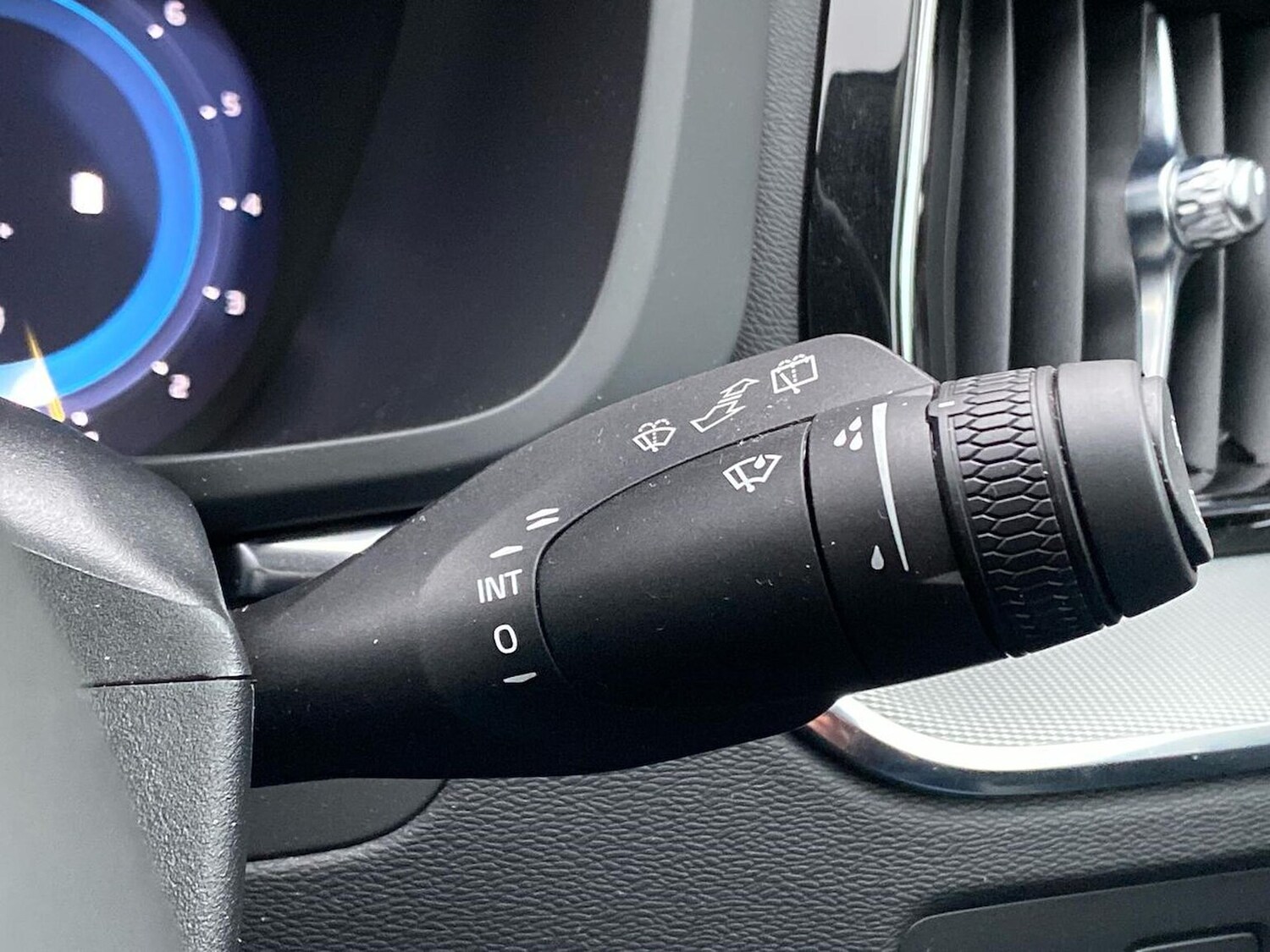 Used Volvo XC60 2025 for sale - 77845359: Photo 28