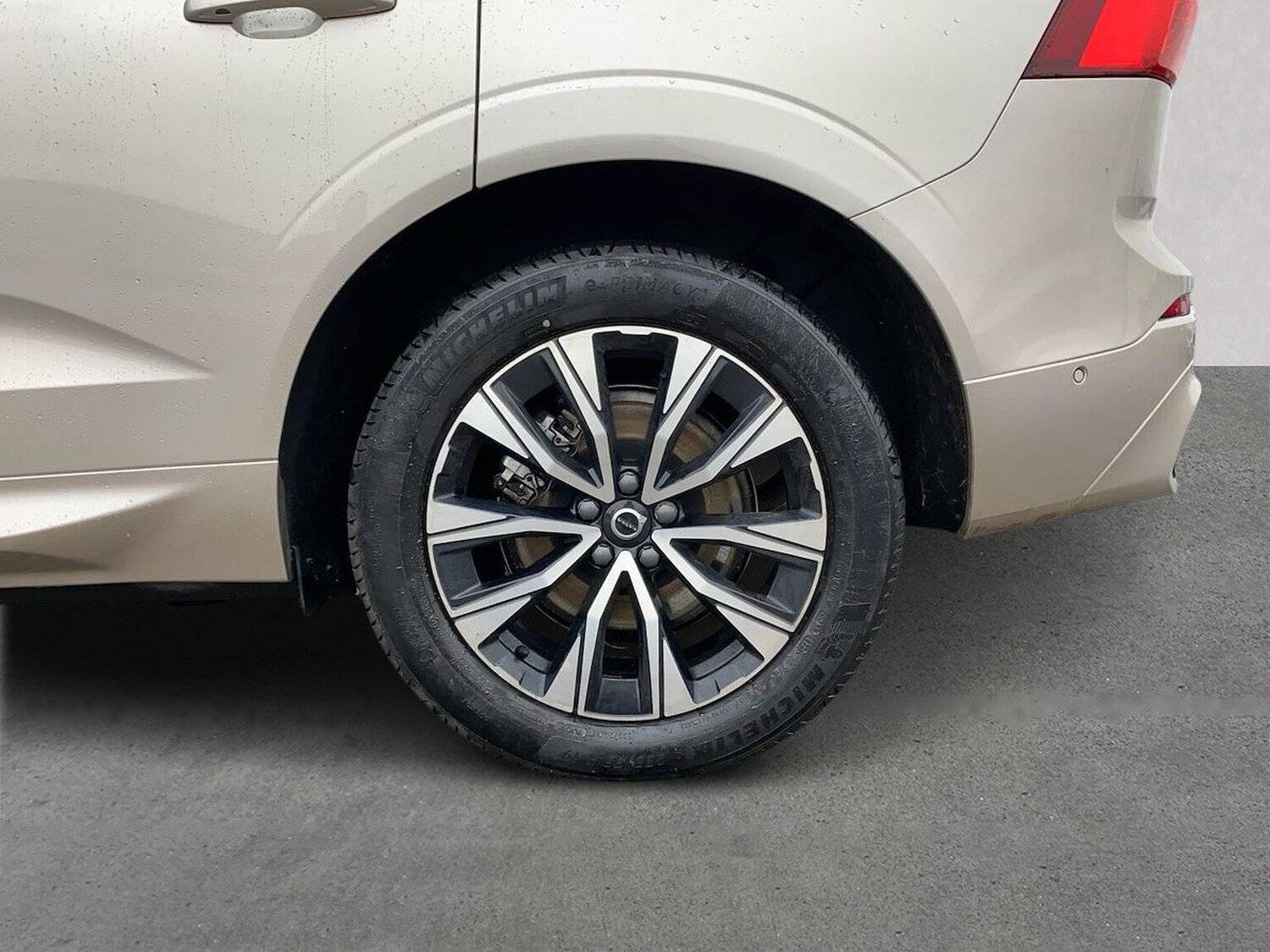 Used Volvo XC60 2025 for sale - 77845359: Photo 6