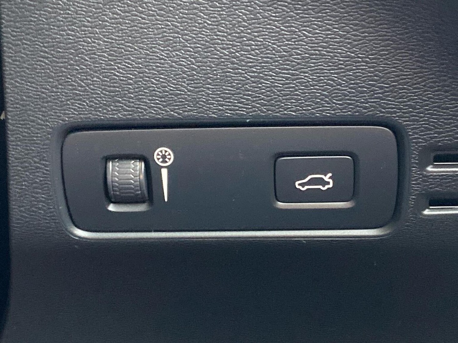 Used Volvo XC40 2021 for sale - 76958734: Photo 23